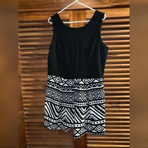 Fashion to Figure Short Romper. Zipper back.